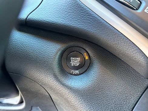 Used 2017 Jeep Cherokee 75th Anniversary FWD image 30