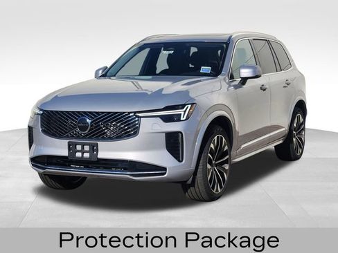 Certified 2025 Volvo XC90 B5 Core w/ Climate Package AWD/4WD image 4