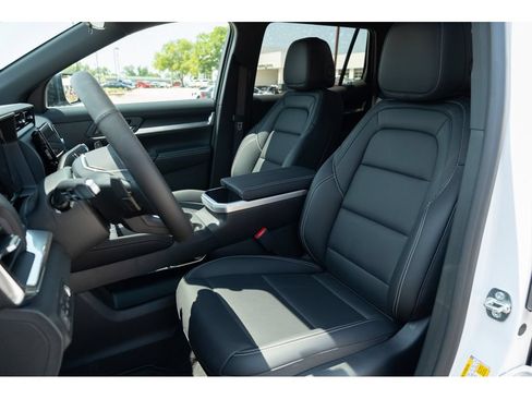 New 2027 GMC Terrain Elevation w/ Elevation Premium Package FWD image 12