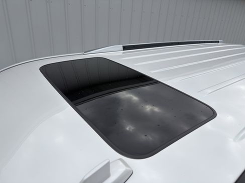 Used 2018 Cadillac Escalade ESV Premium Luxury image 9