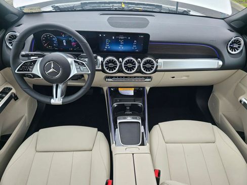 New 2026 Mercedes-Benz GLB 250 4MATIC image 17