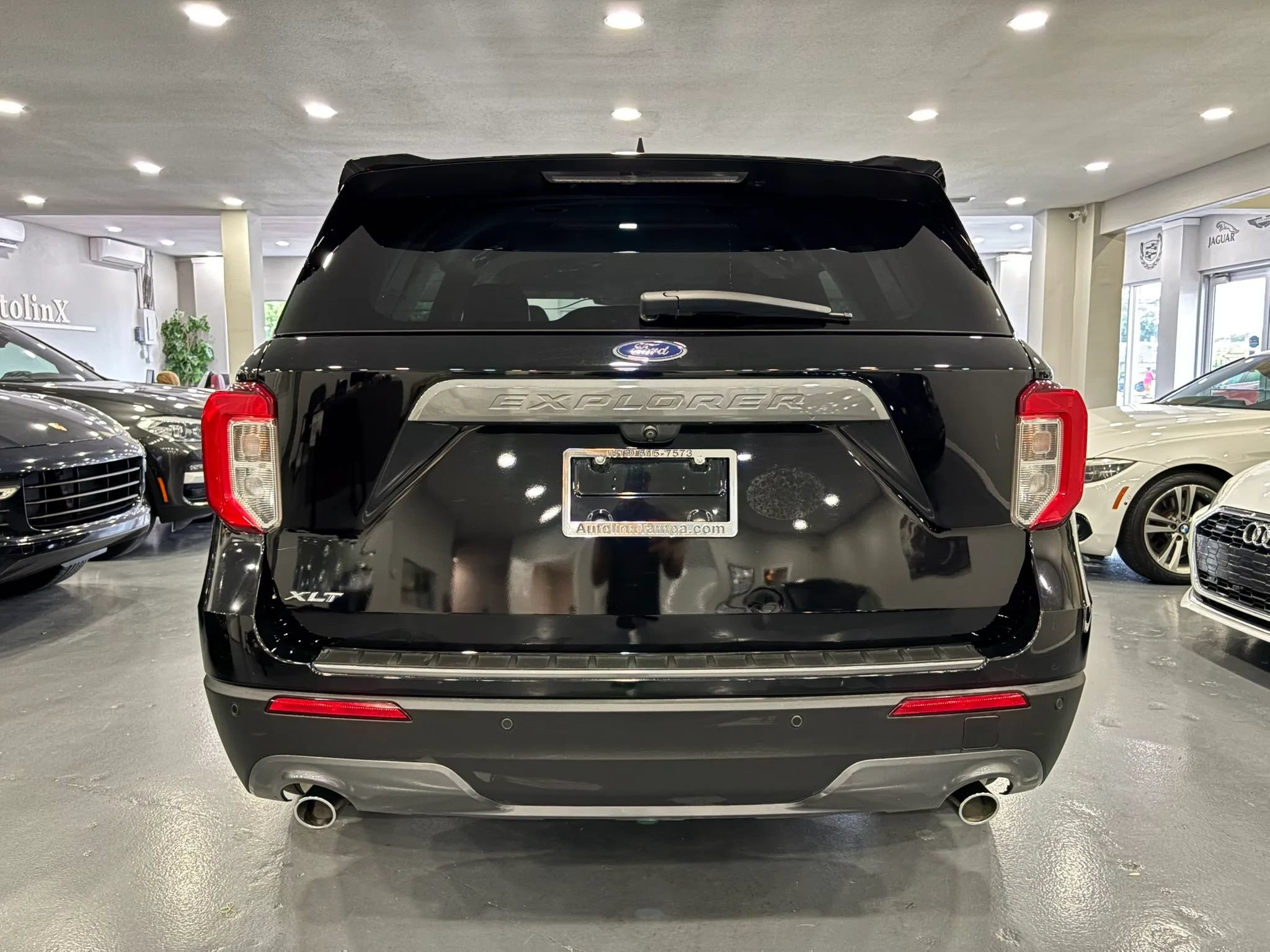 Used 2021 Ford Explorer XLT w/ Equipment Group 202A RWD image 6