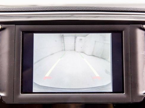 Used 2020 Chrysler Pacifica Touring-L image 15