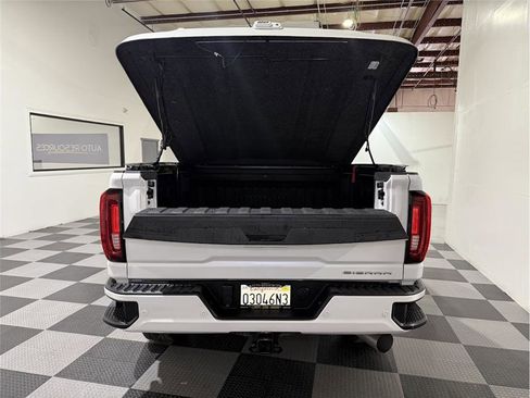Used 2022 GMC Sierra 3500 Denali image 27
