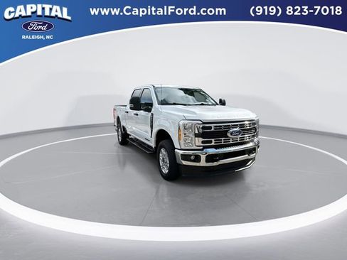 Certified 2025 Ford F250 XLT AWD/4WD image 2