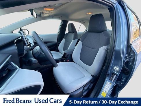 Used 2021 Toyota Corolla LE image 20