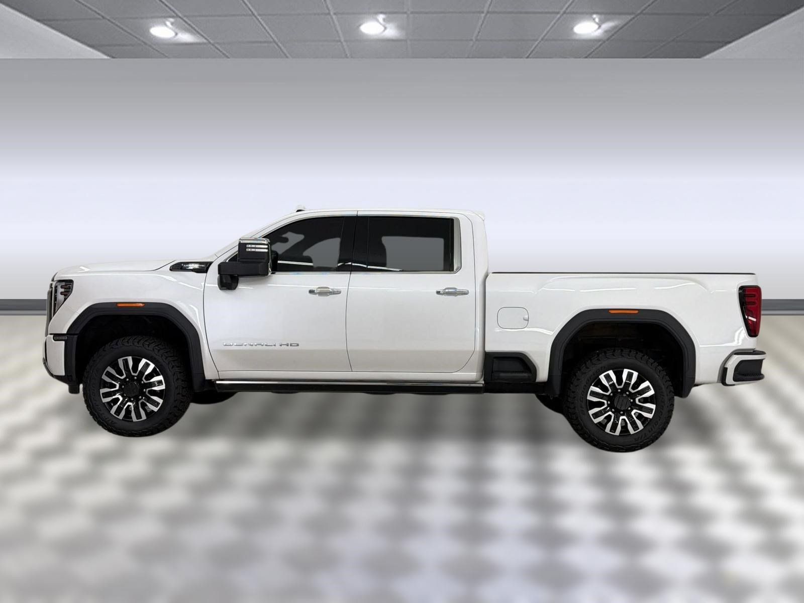 Used 2025 GMC Sierra 2500 Denali Ultimate w/ Max Trailering Package AWD/4WD image 2
