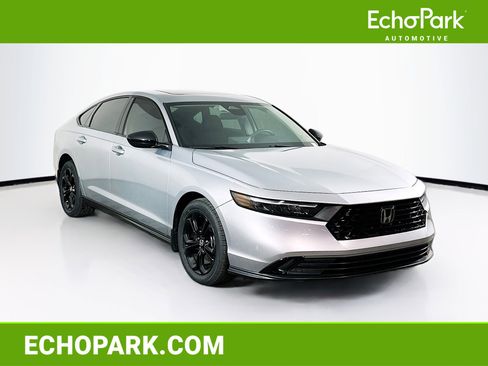 Used 2025 Honda Accord SE image 1