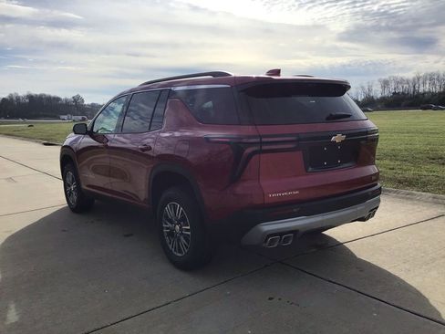 New 2026 Chevrolet Traverse LT w/ Enhanced Driving Package FWD image 8