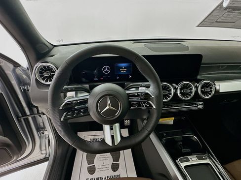 New 2026 Mercedes-Benz GLB 250 image 12