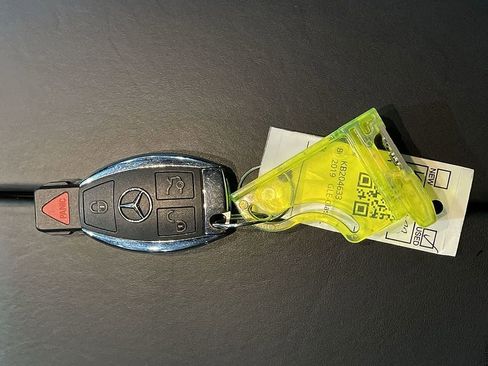 Used 2019 Mercedes-Benz GLE 63 AMG 4MATIC image 32