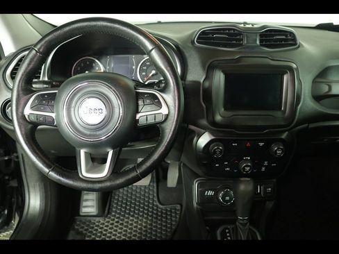 Used 2019 Jeep Renegade Latitude w/ Safety & Security Group II image 15