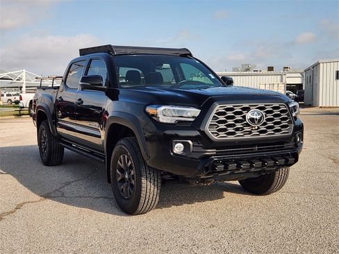 Used 2023 Toyota Tacoma TRD Off-Road w/ Technology Package image 2