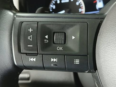 Used 2024 Nissan Pathfinder SV w/ SV Premium Package AWD/4WD image 29