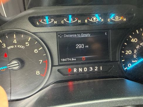 Used 2017 Ford F150 XL w/ Equipment Group 101A Mid RWD image 4