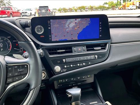 Used 2022 Lexus ES 350 Ultra Luxury w/ Accessory Package 2 FWD image 7