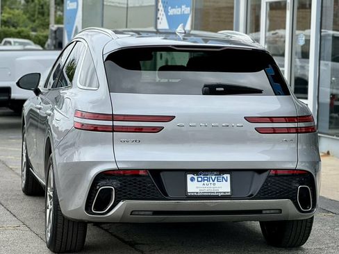 Used 2025 Genesis GV70 2.5T w/ Select Package AWD/4WD image 3