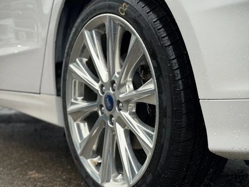 Used 2017 Ford Fusion Platinum image 28