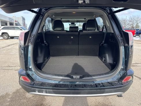 Used 2018 Toyota RAV4 Limited image 32