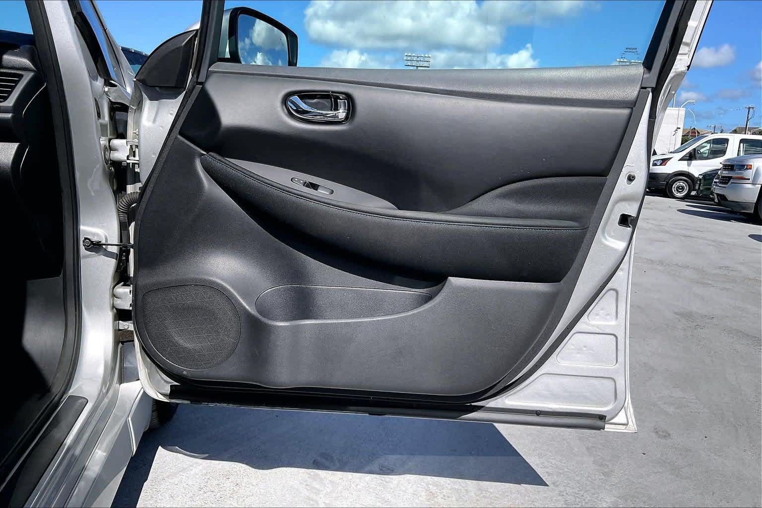 Used 2024 Nissan Leaf S FWD image 28