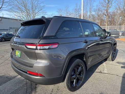 Certified 2022 Jeep Grand Cherokee Altitude image 17