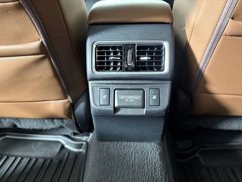 Used 2018 Subaru Outback 2.5i Touring AWD/4WD image 13