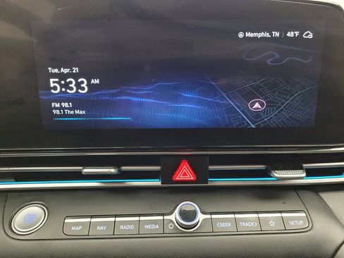 Used 2024 Hyundai Elantra SEL FWD image 25