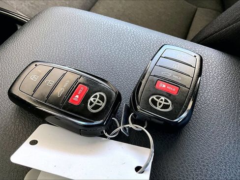 Used 2025 Toyota Camry LE FWD image 35