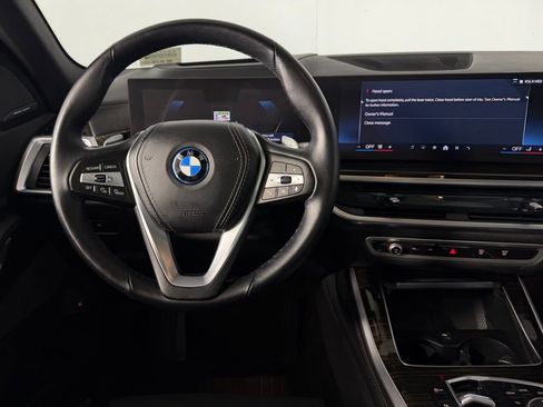 Used 2025 BMW X5 xDrive50e image 12