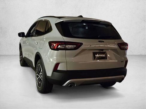 New 2026 Ford Escape SE image 9