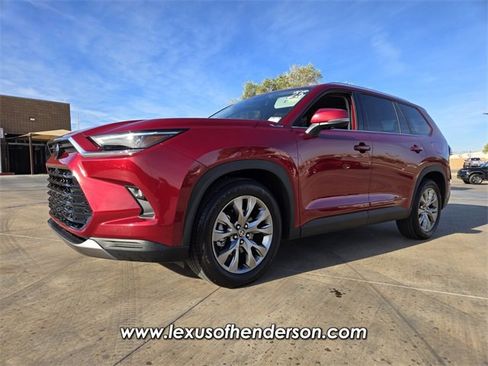 Used 2025 Toyota Grand Highlander FWD image 2