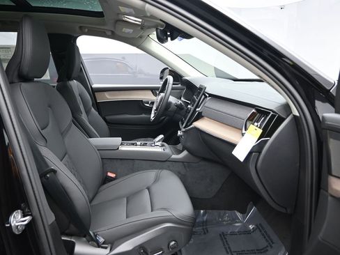 New 2026 Volvo XC90 B6 Plus w/ Protection Package Premier AWD/4WD image 29