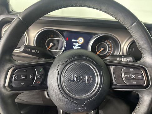 Used 2019 Jeep Wrangler Sport image 12