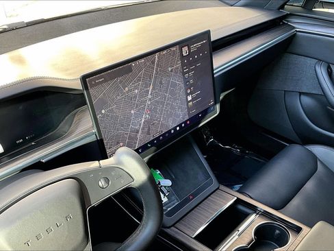 Used 2022 Tesla Model S image 30