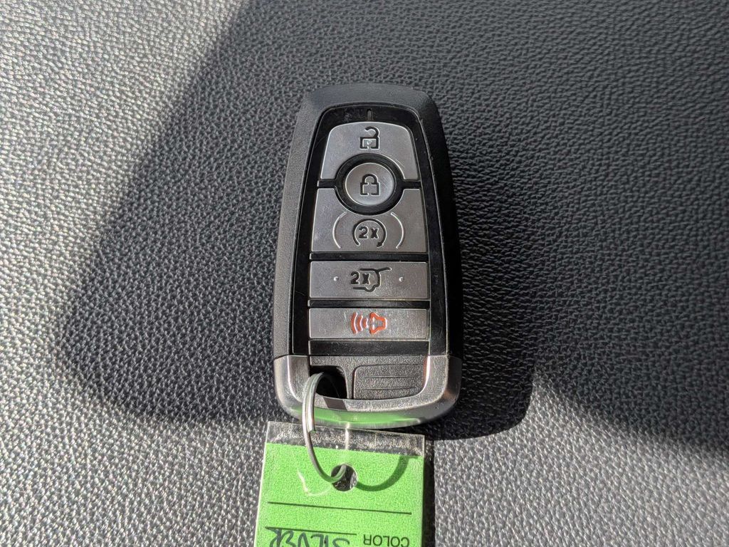 Used 2024 Ford Expedition XLT AWD/4WD image 30