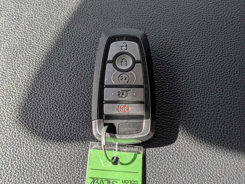 Used 2024 Ford Expedition XLT AWD/4WD image 30