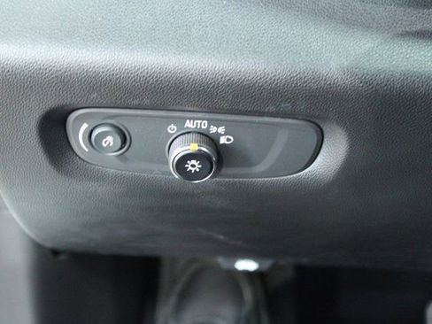 Used 2023 Chevrolet Traverse Premier AWD/4WD image 15