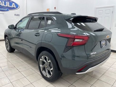 New 2026 Chevrolet Trax LT w/ Driver Confidence Package FWD image 17