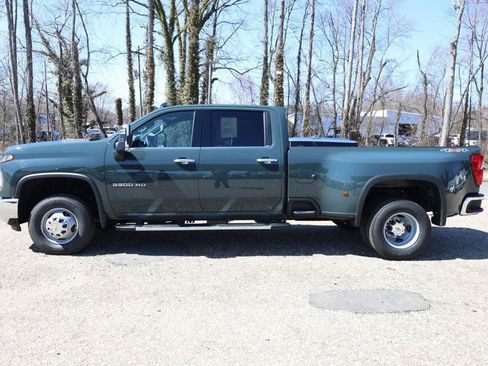 Used 2026 Chevrolet Silverado 3500 LTZ w/ LTZ Plus Package image 2