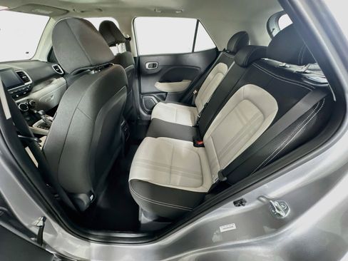 Used 2025 Hyundai Venue SEL FWD image 28