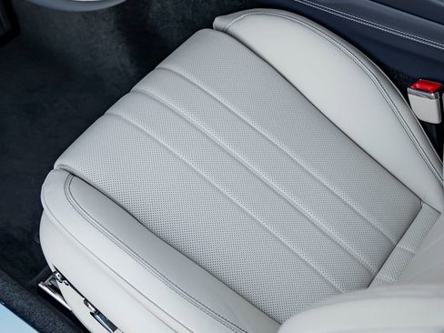 Used 2026 Bentley Flying Spur Plug-In Hybrid AWD/4WD image 19