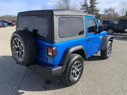 Used 2025 Jeep Wrangler Sport image 10