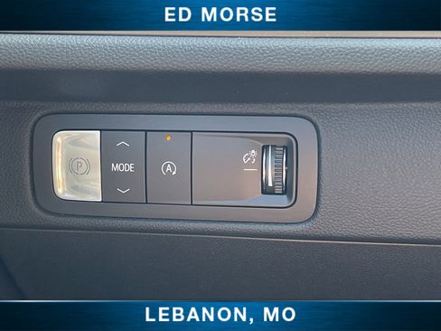 Used 2025 Chevrolet Traverse LT image 18