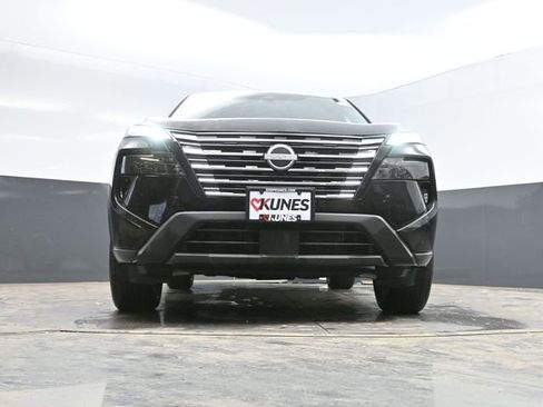 Used 2025 Nissan Rogue SV image 46