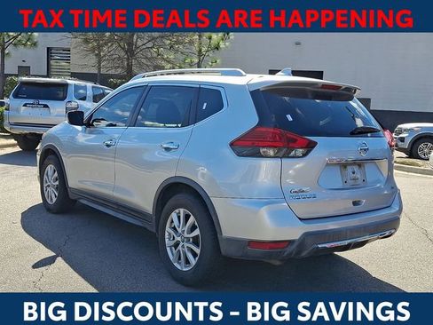 Used 2017 Nissan Rogue SV image 5