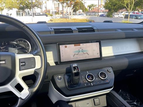 Used 2023 Land Rover Defender 110 SE AWD/4WD image 6
