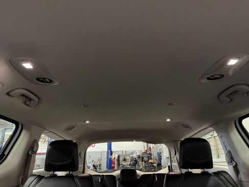 Used 2023 Chrysler Pacifica Touring-L FWD image 24