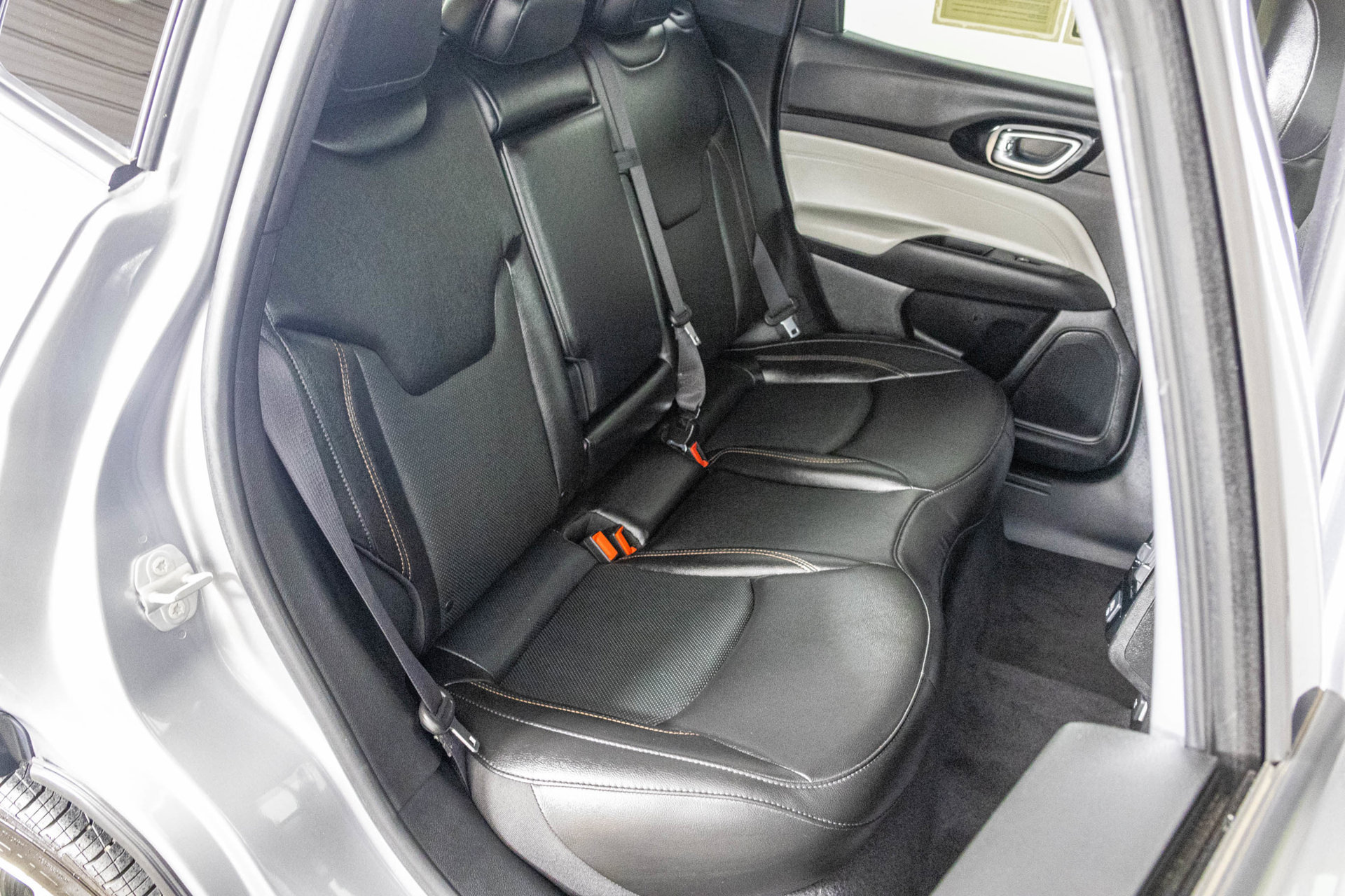 Used 2023 Jeep Compass Limited AWD/4WD image 41