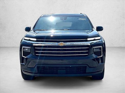 Used 2026 Chevrolet Traverse LT FWD image 3