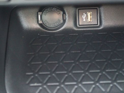 Used 2023 Toyota RAV4 SE image 34